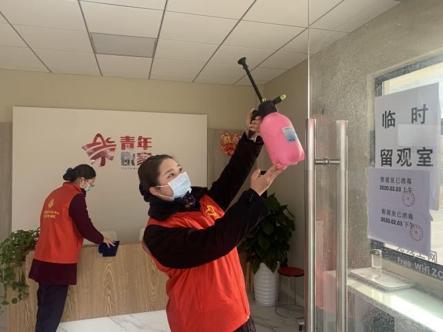 13馬鞍山中心將中心“青年微家”陣地改為臨時留觀室，青年志愿者定期進行場所消毒處理，進一步發(fā)揮團屬陣地和青年志愿者作用（3）.jpg